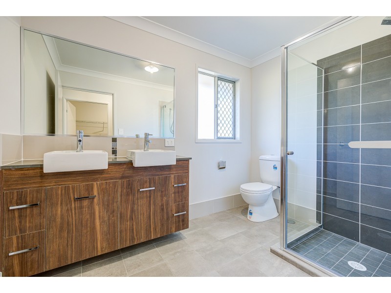 1/141 Musgrave Avenue, Labrador QLD 4215