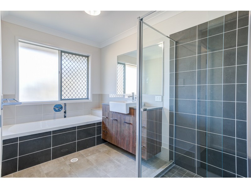 1/141 Musgrave Avenue, Labrador QLD 4215