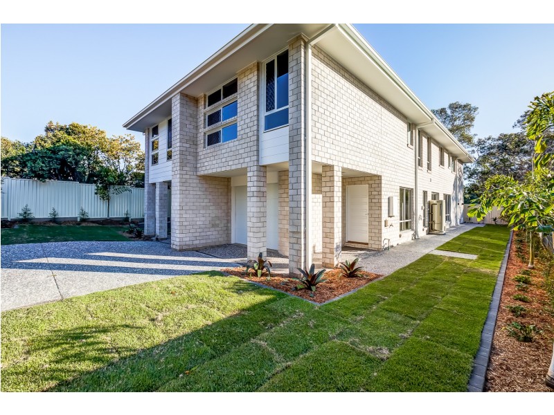 2/141 Musgrave Avenue, Labrador QLD 4215