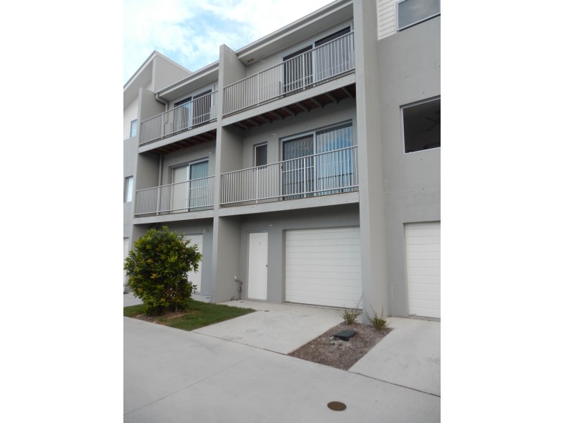 7/2 Tayla Street, Pimpama QLD 4209