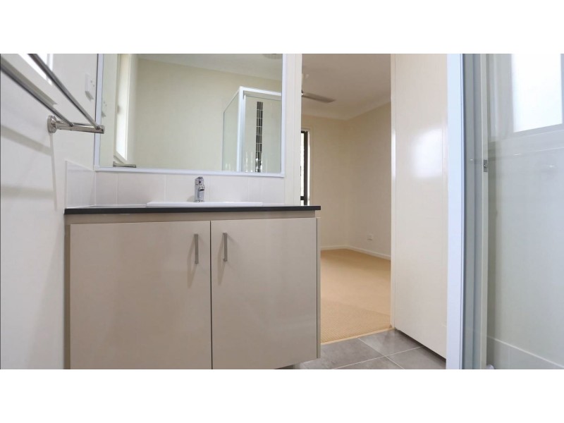 44 Vista Crescent, Pimpama QLD 4209