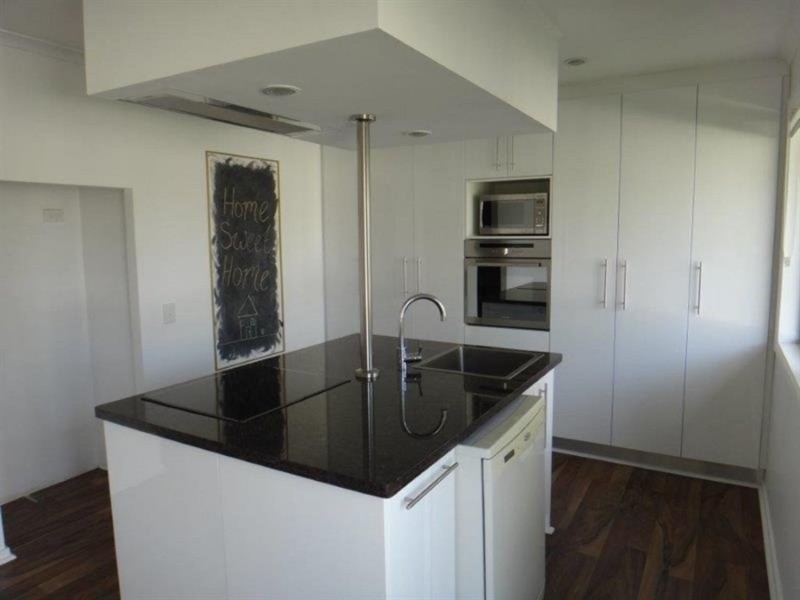 1/7 Morinda Way, Labrador QLD 4215