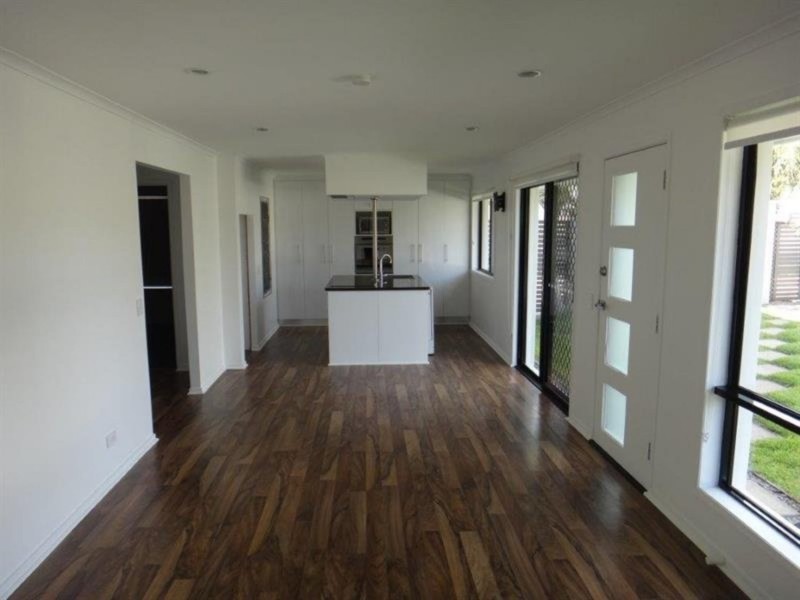 1/7 Morinda Way, Labrador QLD 4215