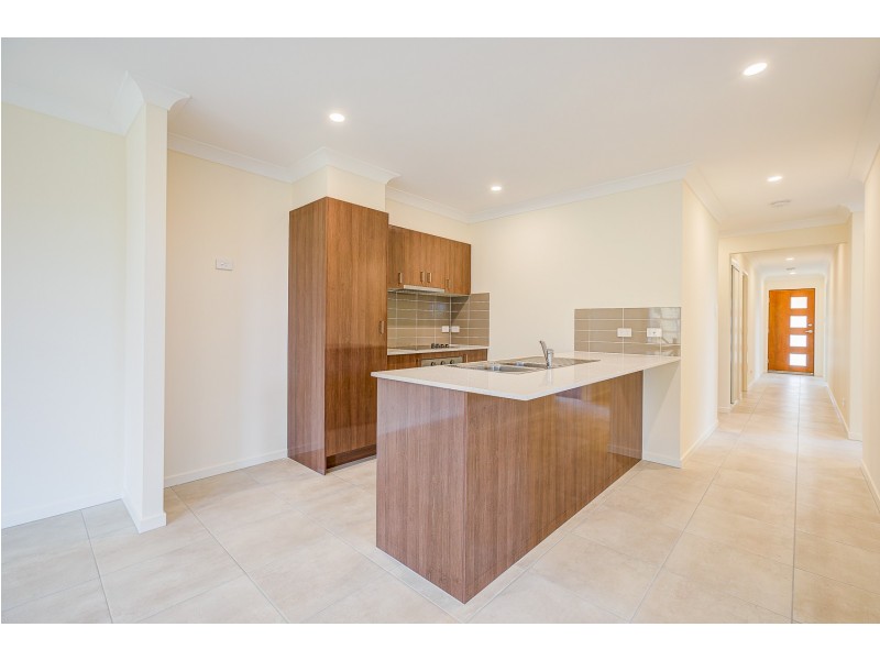 1/10 Bloomfield Avenue, Park Ridge QLD 4125