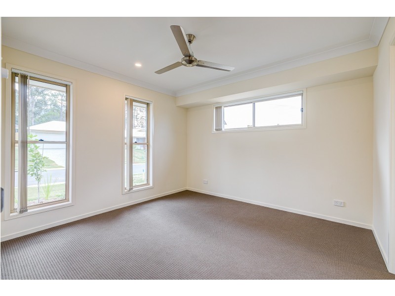 1/10 Bloomfield Avenue, Park Ridge QLD 4125