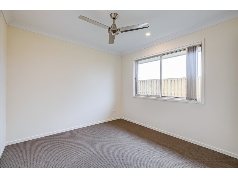 1/10 Bloomfield Avenue, Park Ridge QLD 4125