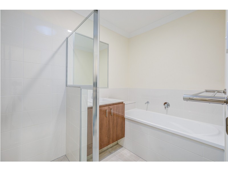 1/10 Bloomfield Avenue, Park Ridge QLD 4125