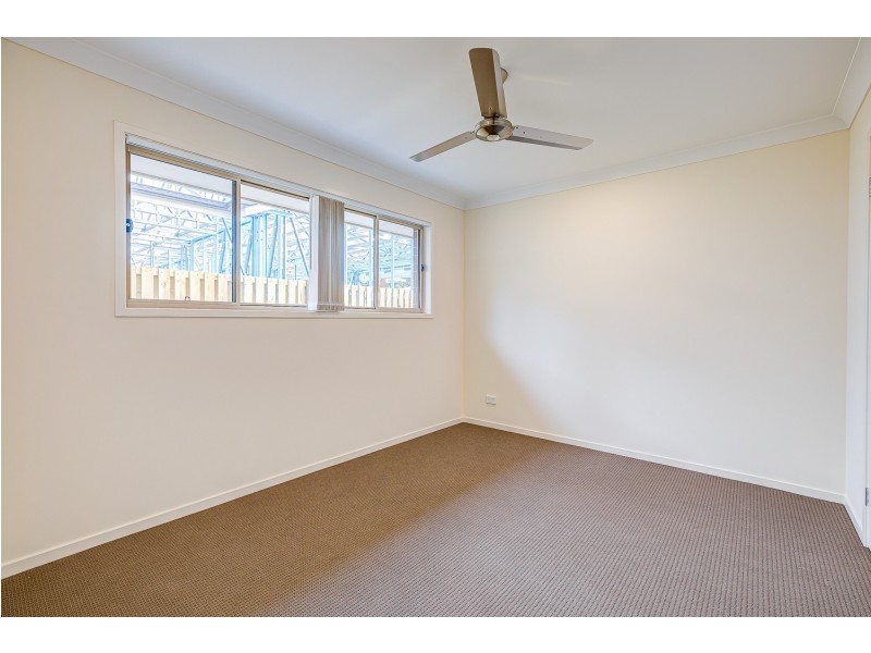 2/10 Bloomfield Avenue, Park Ridge QLD 4125