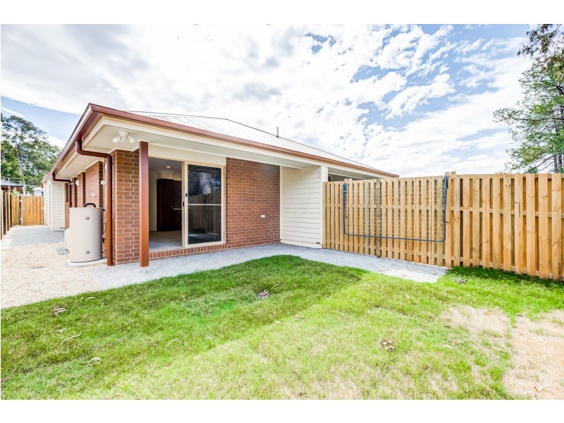 2/10 Bloomfield Avenue, Park Ridge QLD 4125