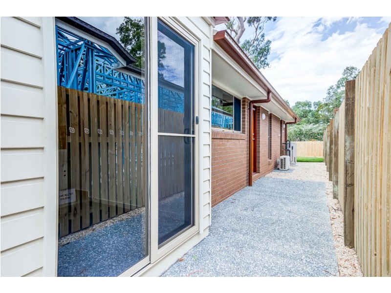 2/10 Bloomfield Avenue, Park Ridge QLD 4125