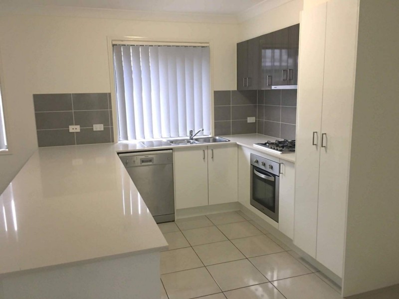 13 Charles Avenue, Pimpama QLD 4209