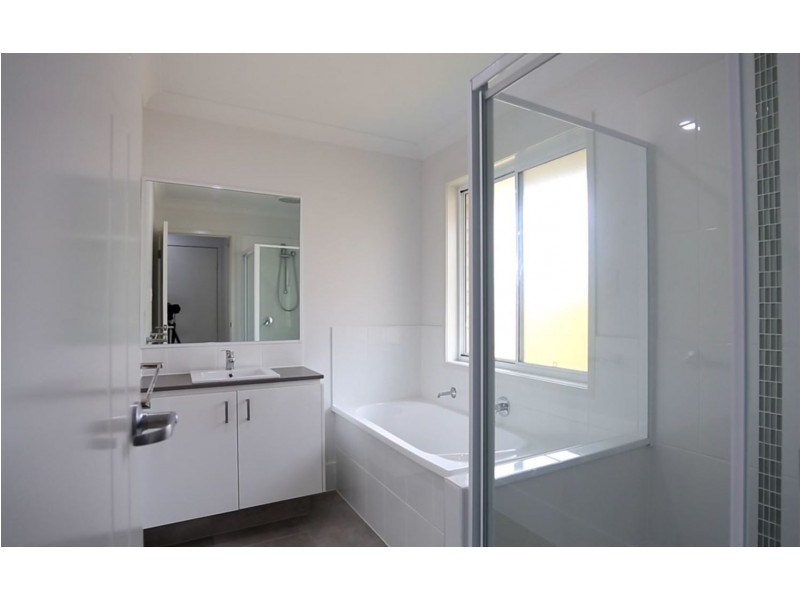 12 McWilliam Street, Pimpama QLD 4209