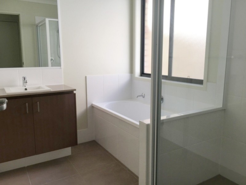 3 Zhang Street, Holmview QLD 4207