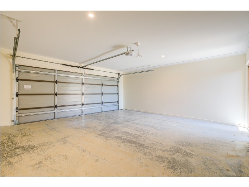 8  Ioannou Place, Coomera QLD 4209