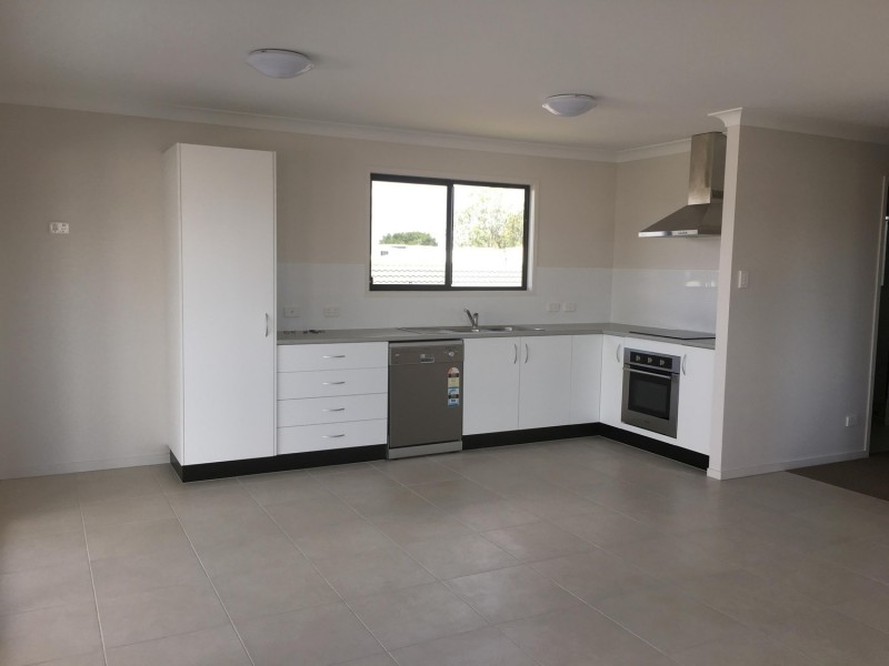 14B St Andrews Drive, Leichhardt QLD 4305