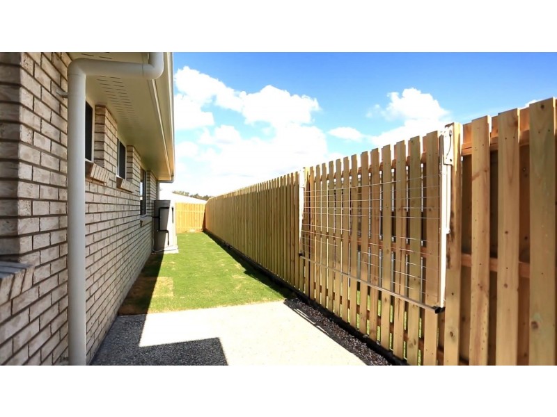 8 Macarthur Street, Pimpama QLD 4209