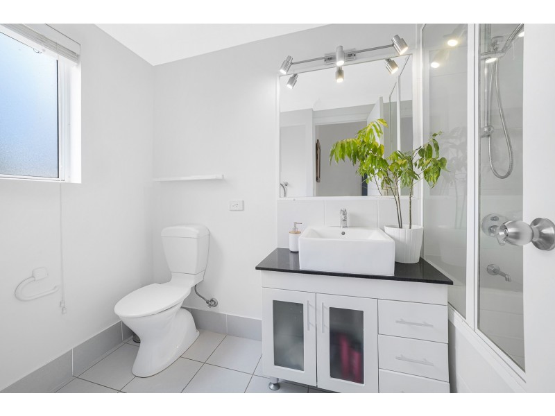 1/97 Muir Street, Labrador QLD 4215