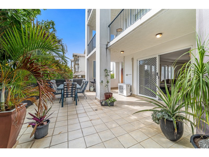 1/97 Muir Street, Labrador QLD 4215