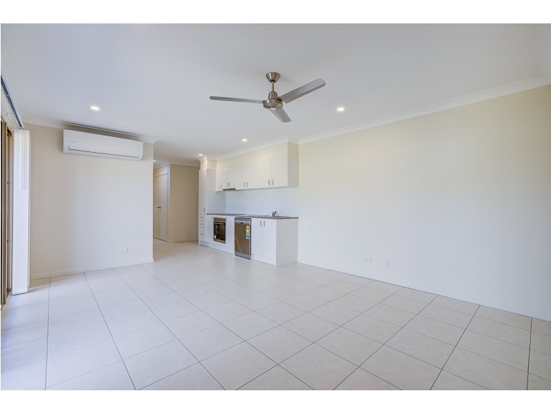 2/19 Merino Street, Park Ridge QLD 4125