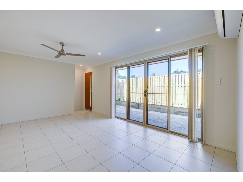 2/19 Merino Street, Park Ridge QLD 4125