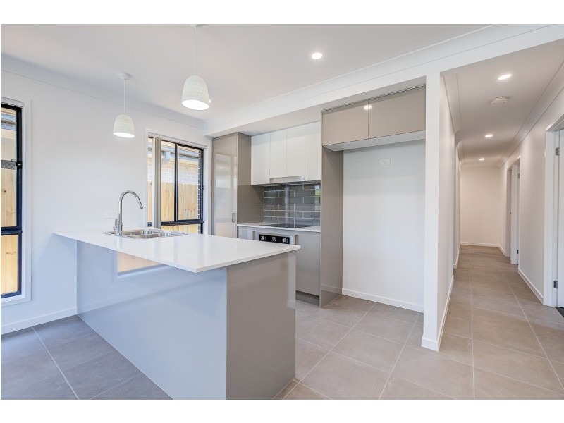 6 Heron Lane, Bahrs Scrub QLD 4207