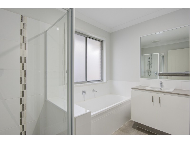 14 Leabrook Place, Pimpama QLD 4209