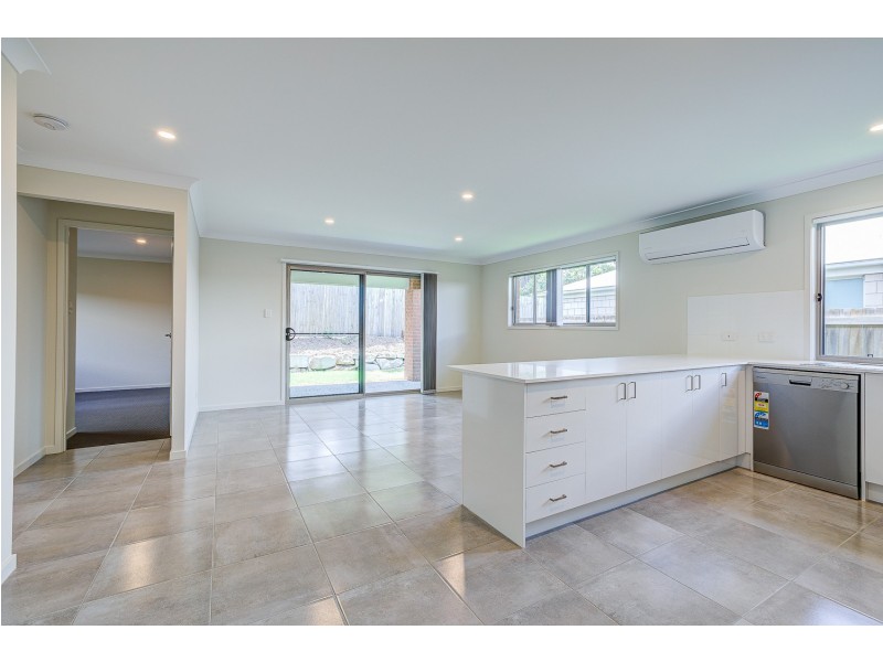 5 Bloomfield Street, Park Ridge QLD 4125