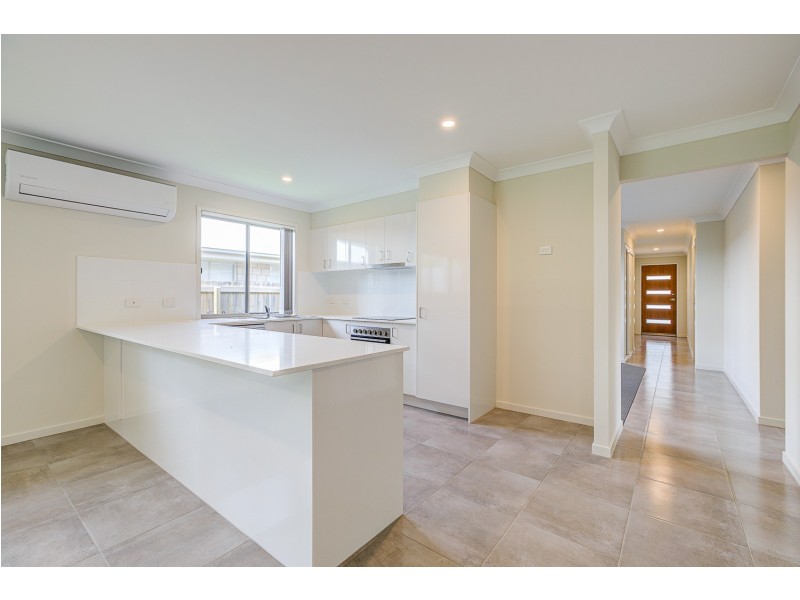 5 Bloomfield Street, Park Ridge QLD 4125