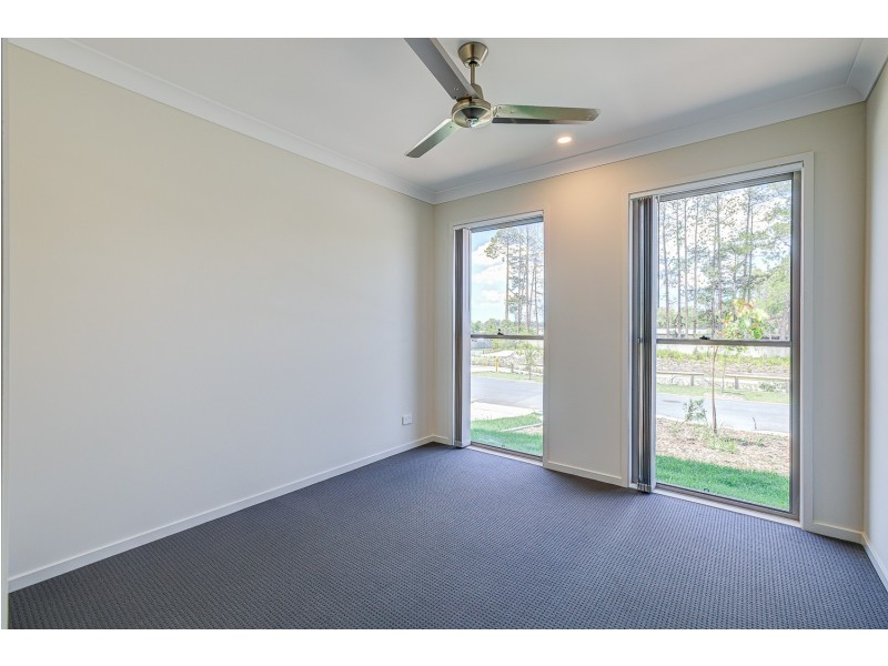 5 Bloomfield Street, Park Ridge QLD 4125