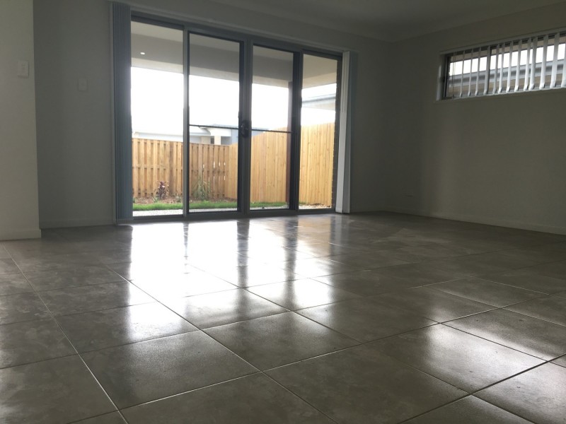 11 Hillsborough Place, Pimpama QLD 4209