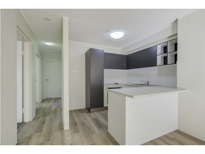 4/25 Lenneberg Street, Southport QLD 4215