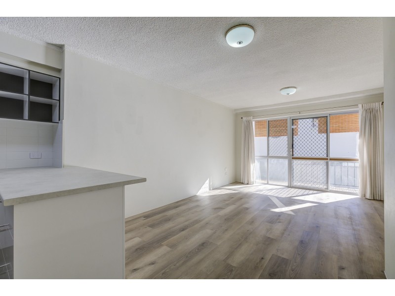 4/25 Lenneberg Street, Southport QLD 4215