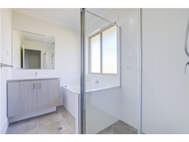 26 Scott Young Drive, Coomera QLD 4209