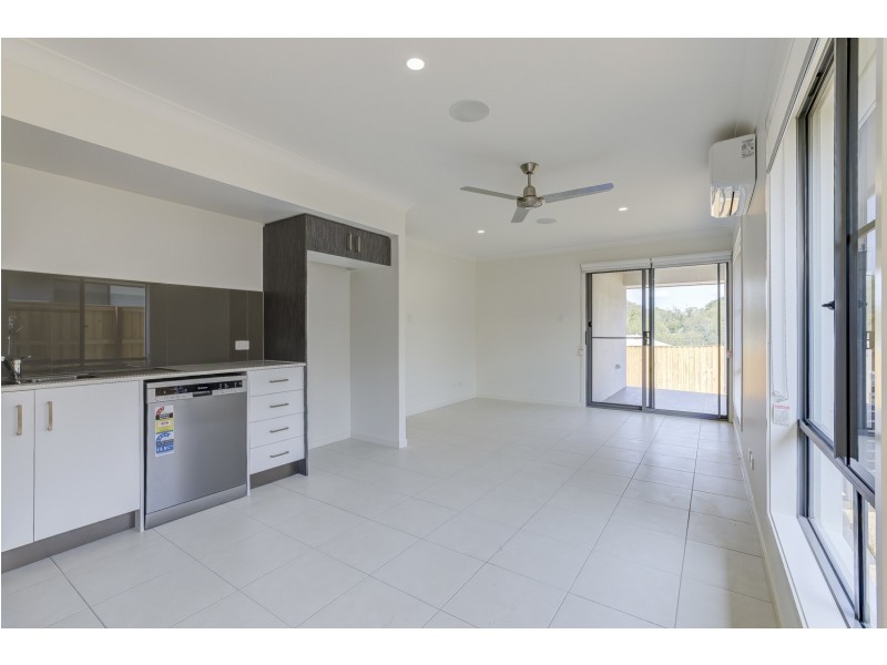 2/28 Herbst Drive, Bahrs Scrub QLD 4207