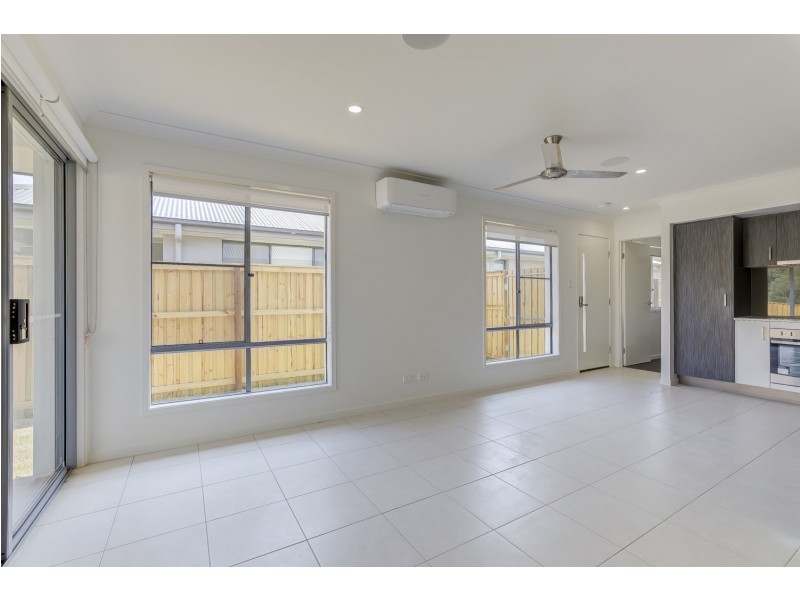 2/28 Herbst Drive, Bahrs Scrub QLD 4207
