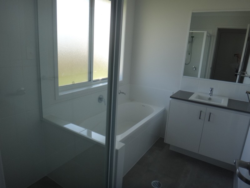 25 Bassett Lane, Rosewood QLD 4340