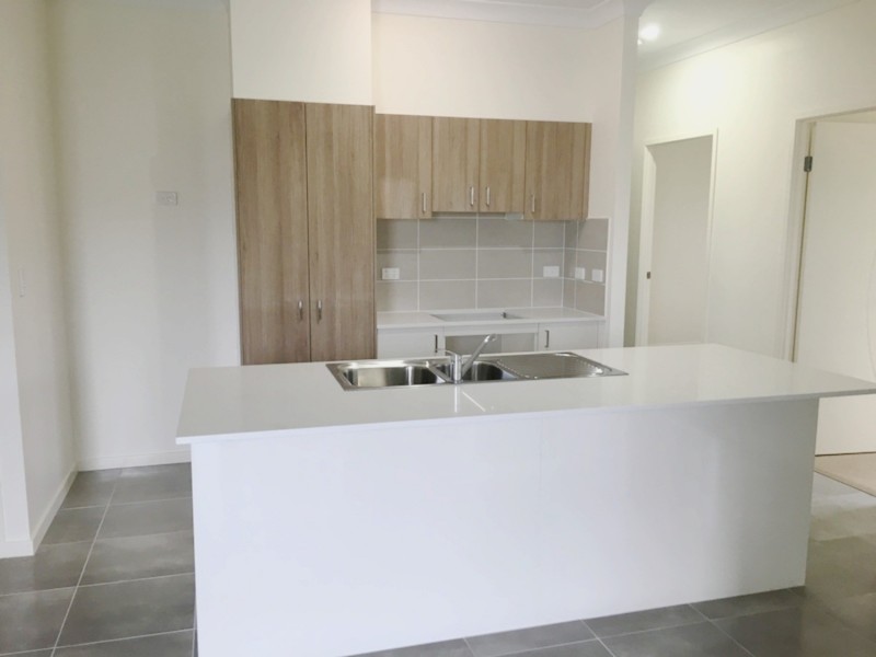 1/13 Cottrell Drive, Pimpama QLD 4209