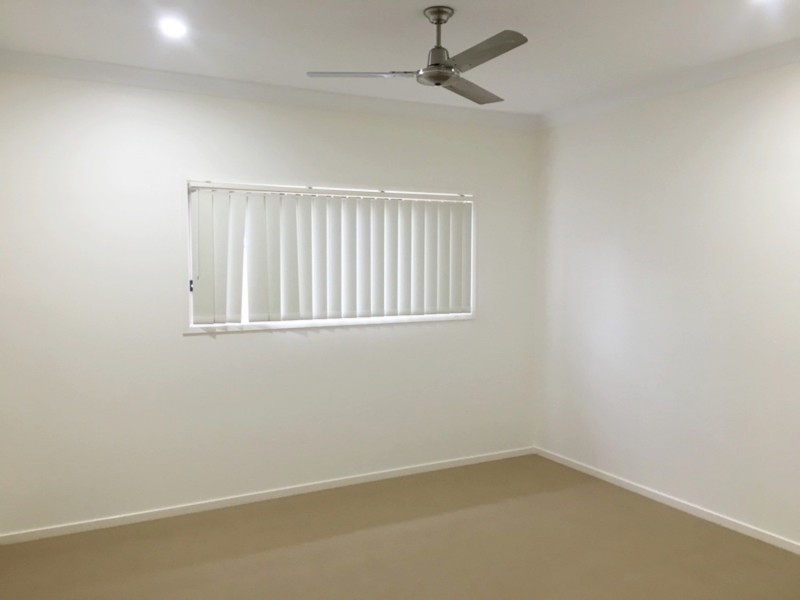 1/13 Cottrell Drive, Pimpama QLD 4209