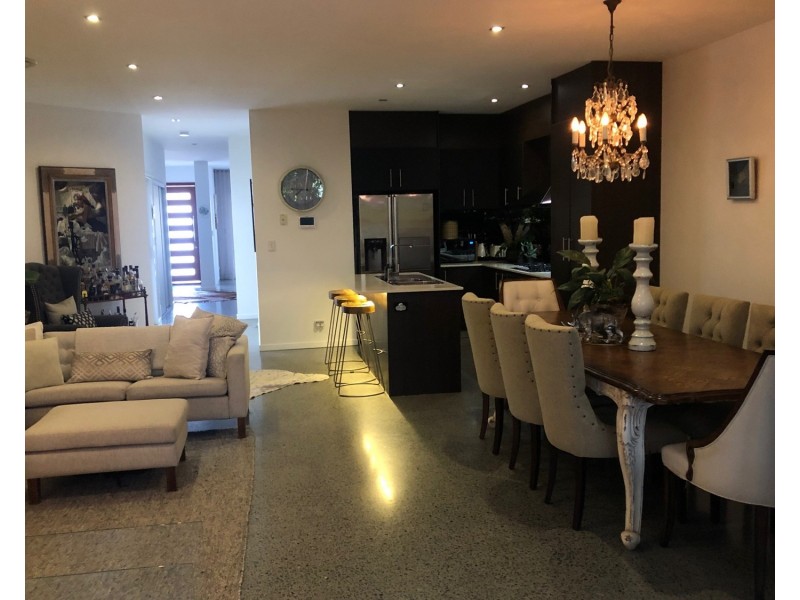 1/5 Nankeen Avenue, Paradise Point QLD 4216