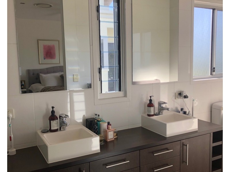 1/5 Nankeen Avenue, Paradise Point QLD 4216