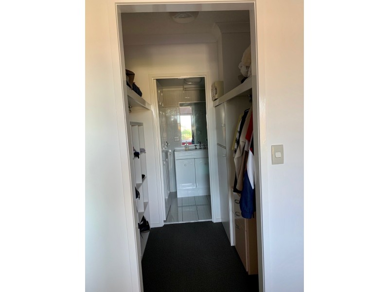 9/12 Canal Avenue, Runaway Bay QLD 4216