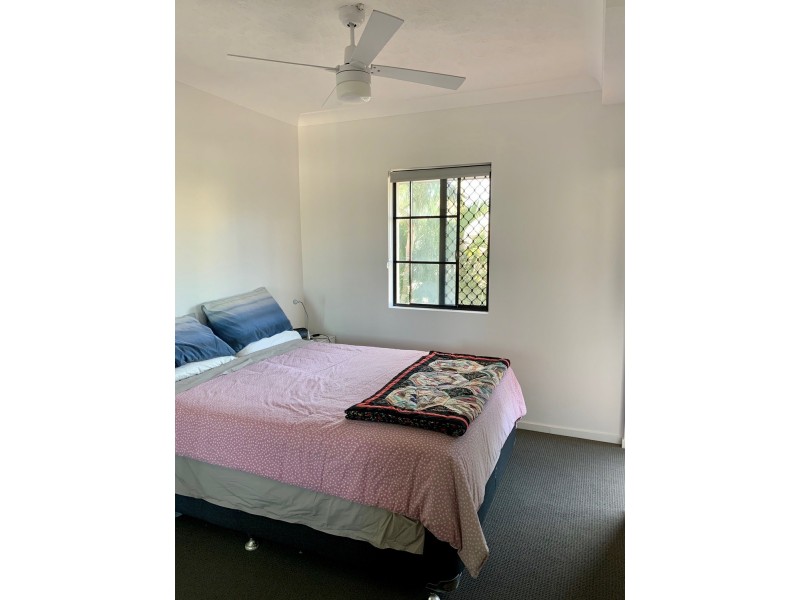 9/12 Canal Avenue, Runaway Bay QLD 4216