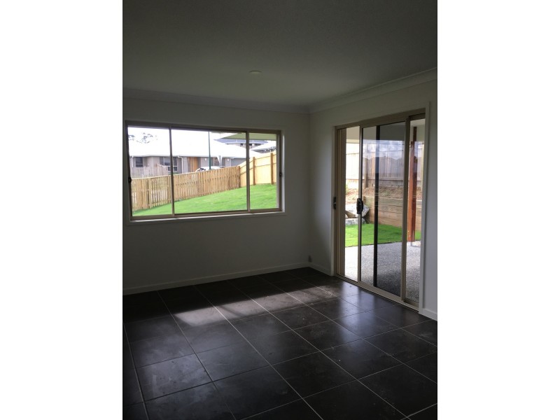 10 Sunstone Avenue, Pimpama QLD 4209