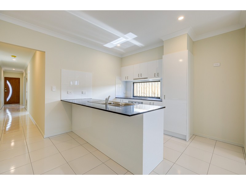 1/5 Merino Street, Park Ridge QLD 4125