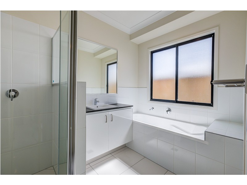 1/5 Merino Street, Park Ridge QLD 4125