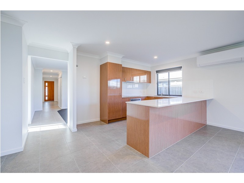 39 Montana Circuit, Logan Reserve QLD 4133