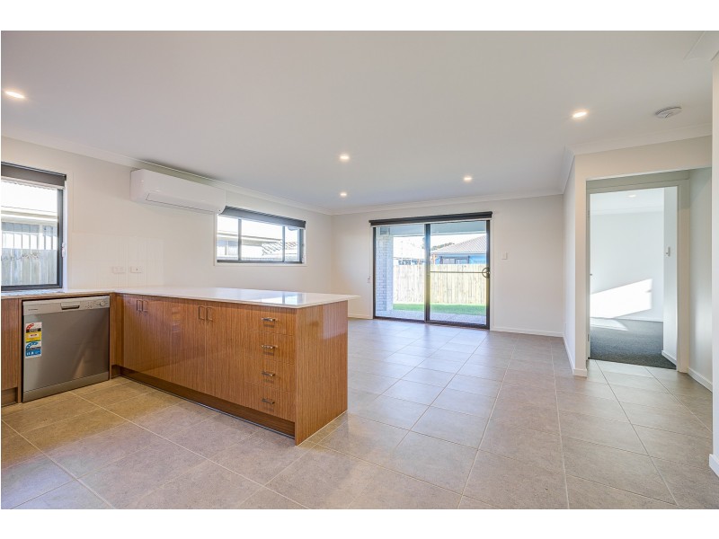 39 Montana Circuit, Logan Reserve QLD 4133