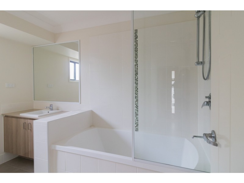 57 Damian Leeding Way, Upper Coomera QLD 4209