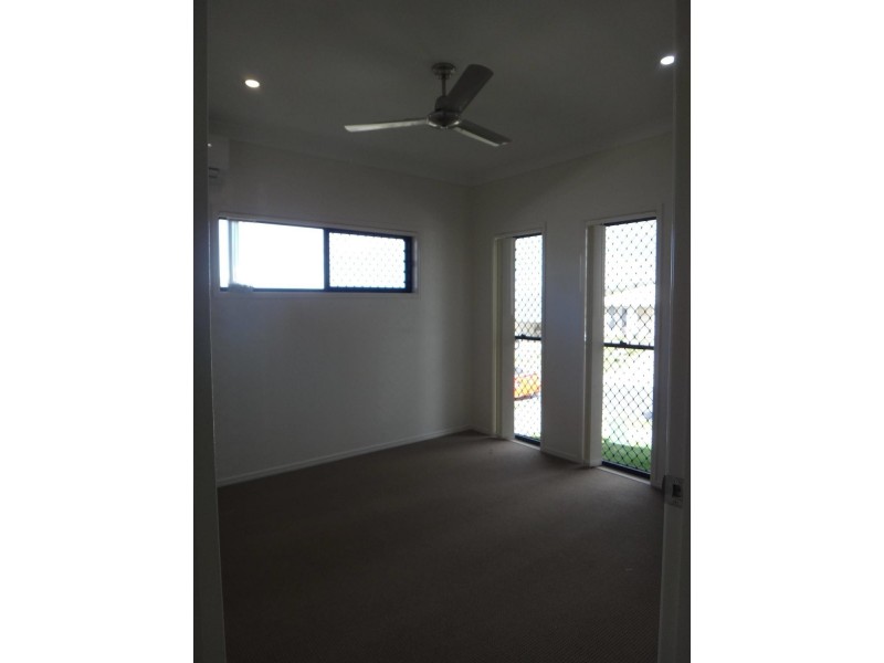 22 Hasemann Crescent, Upper Coomera QLD 4209