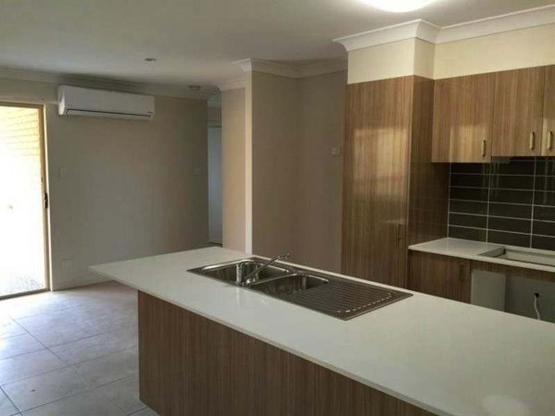 4 Sunstone Avenue, Pimpama QLD 4209